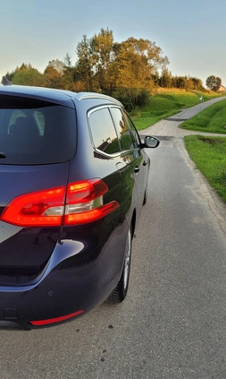 Peugeot 308 cena 40500 przebieg: 180000, rok produkcji 2017 z Brzozów małe 137